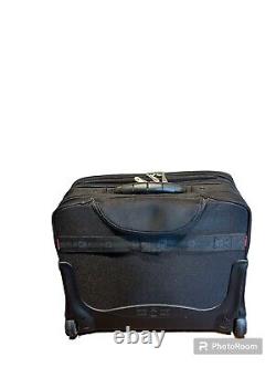 Floor Model Wenger Swiss Gear Rolling Travel Carry On Laptop Briefcase Bag 17