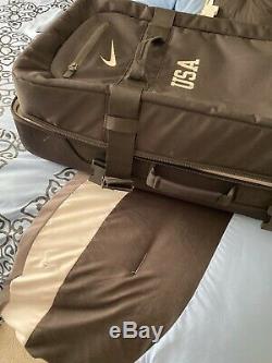 NWT Nike USA Luggage Suitcase Travel Team Rolling Bag
