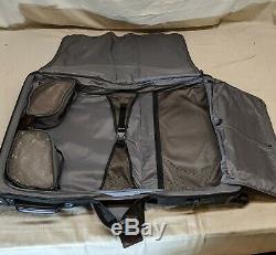 New Tumi Alpha 2 Black 4-wheeled Spinner Carry-on Garment Bag Style 22038