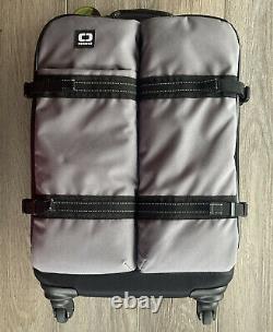 Ogio Alpha Convoy 522s Travel Bag Rolling Luggage Charcoal