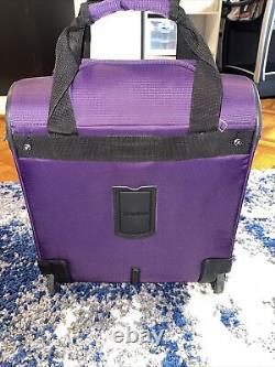 Travelpro Walkabout 5 Softside Rolling Under-The-Seat Bag/carry on