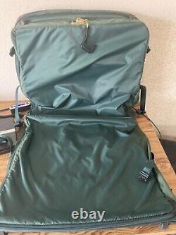 VTG LARK series 150 Rolling garment bag, hanging suitcase Travel Luggage NEW